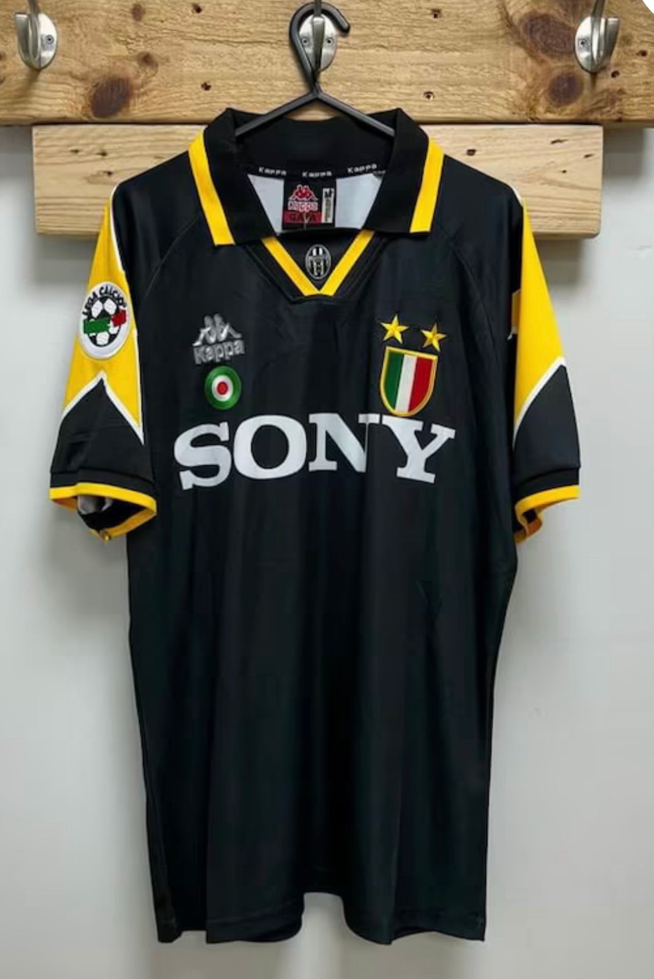 Juventus 1996/97 Away Shirt