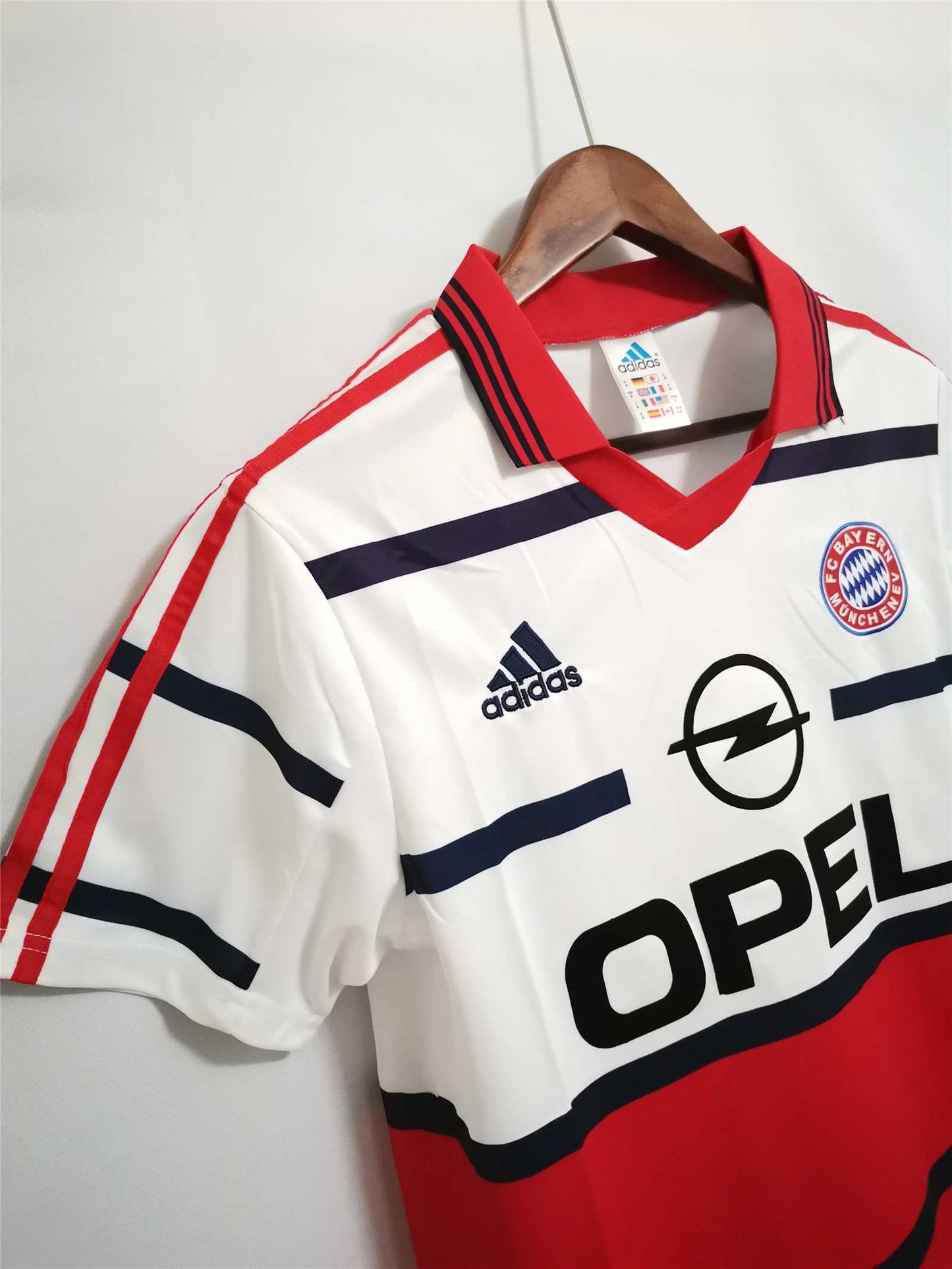 Bayern 1998/00 Away Shirt