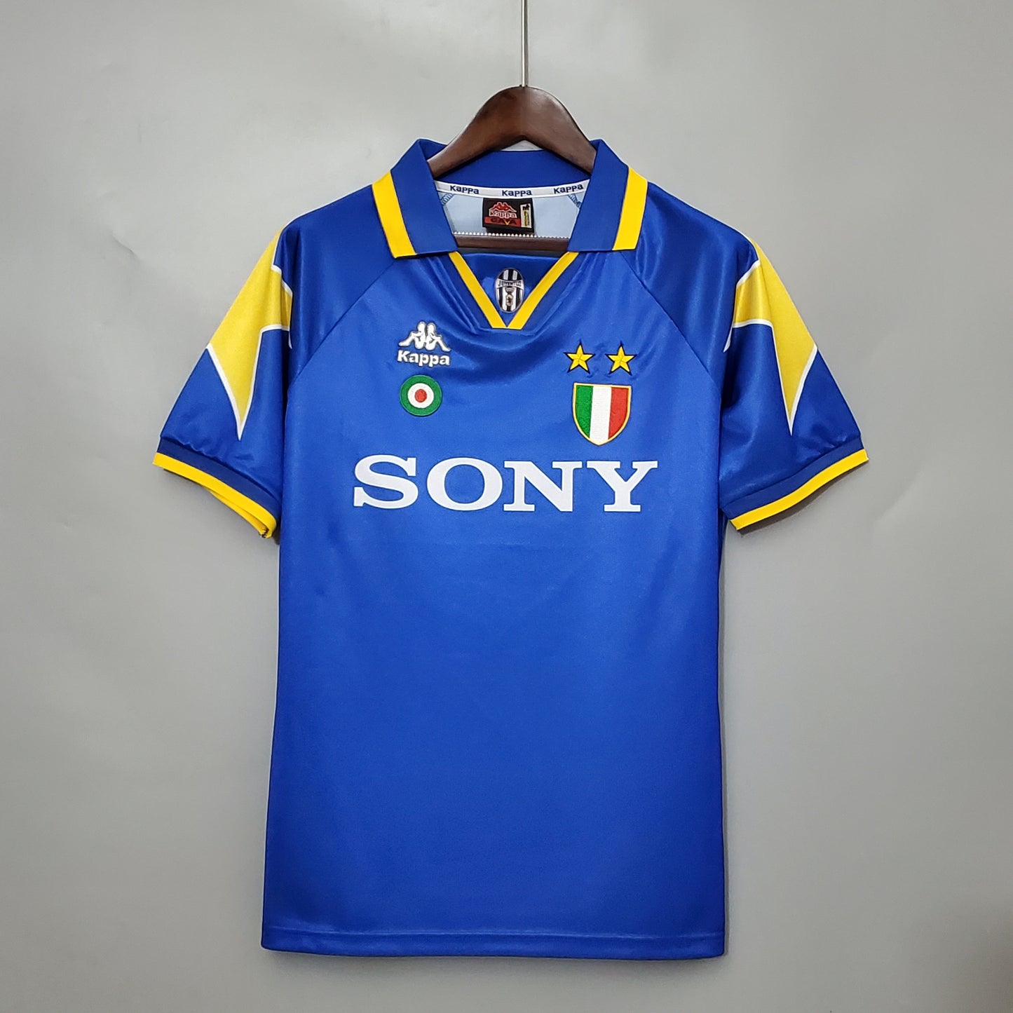 Juventus 1995/96 Away Shirt